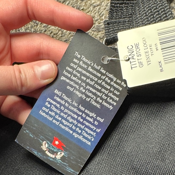 Titanic Collector’s Tote Bag - Picture 3 of 8